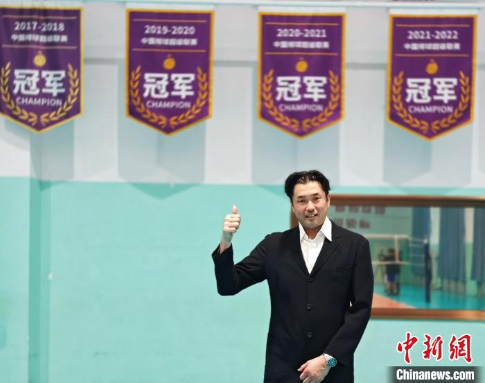 加强国际交流：日本资深排球人加藤阳一抵津担