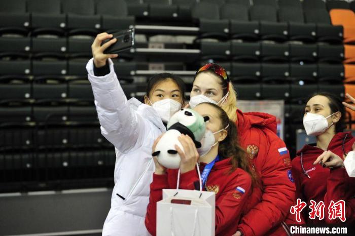 吉林长春中俄冬季青少年运动会现场：俄籍教练