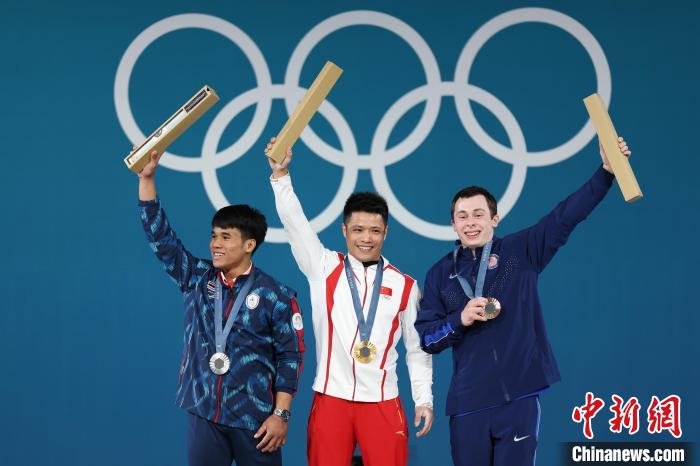 巴黎奥运举重开门红：李发彬卫冕61公斤冠军，侯
