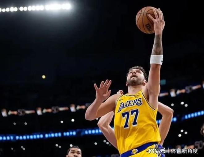 亚历山大打破张伯伦纪录成历史第一人 独行侠力