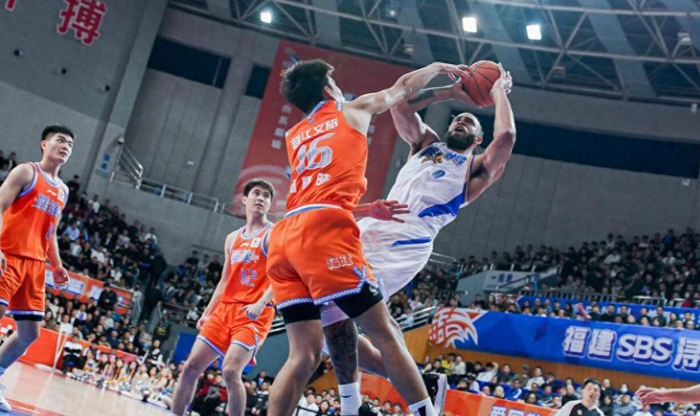 北京男篮遭福建逆转 核心球员集体低迷葬送胜利