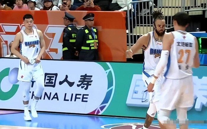 北京男篮遭福建逆转 核心球员集体低迷葬送胜利