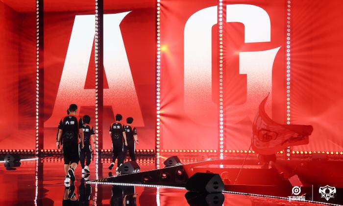 成都AG超玩会勇夺KPL夏季赛冠军 钟意荣膺FMVP