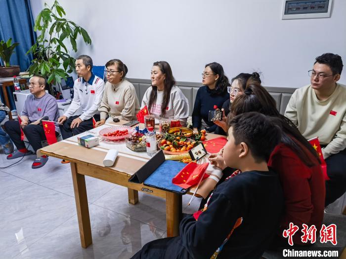 范可新杨婧茹率队夺亚冬会短道速滑女子3000米接