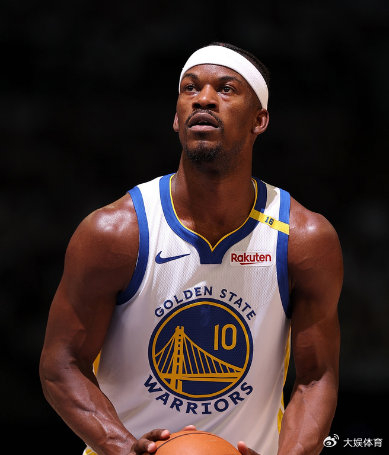 吉米·巴特勒季后赛统治力震撼联盟：黑八奇迹与