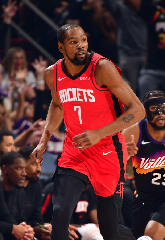 杜兰特首战旧主火箭大胜太阳未获致敬引热议