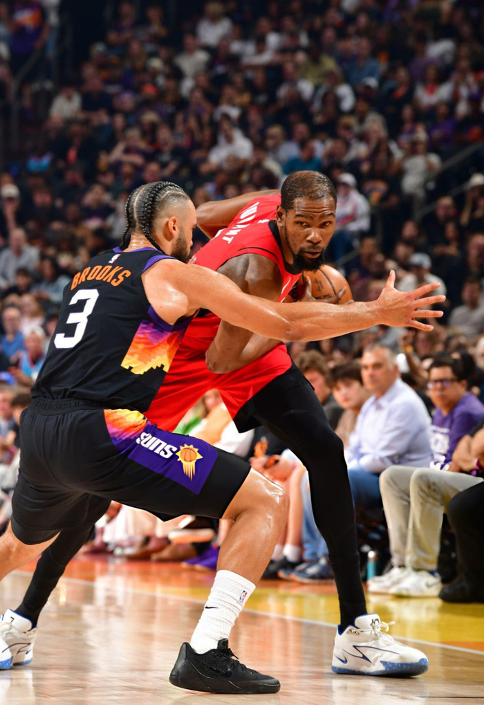 杜兰特首战旧主火箭大胜太阳未获致敬引热议