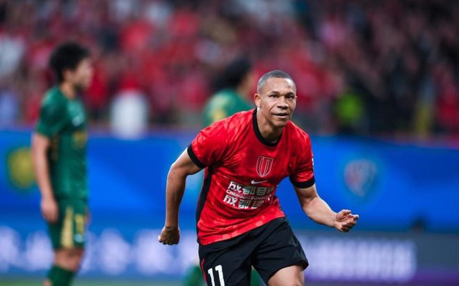 兄弟德比引爆中超对决 成都蓉城3-0送浙江队提前